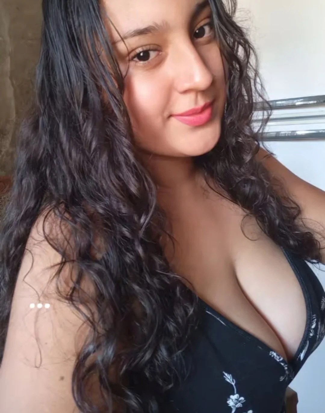 La dueña de mi pajas que morena tan chichona 🤤🤤😋🥵🥵😏 image 13