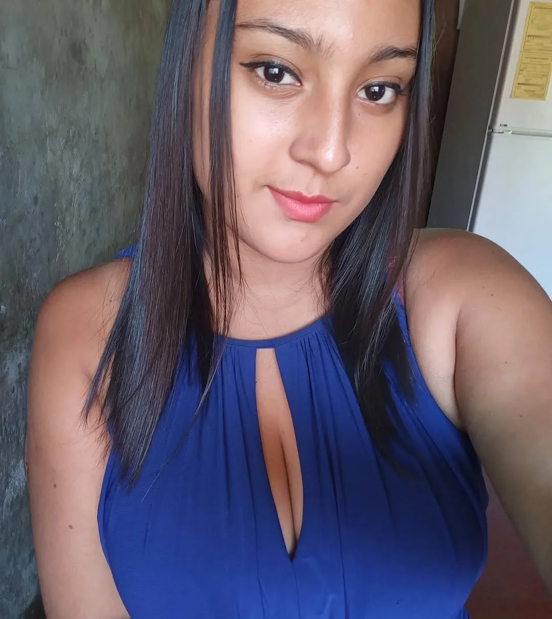 La dueña de mi pajas que morena tan chichona 🤤🤤😋🥵🥵😏 image 3