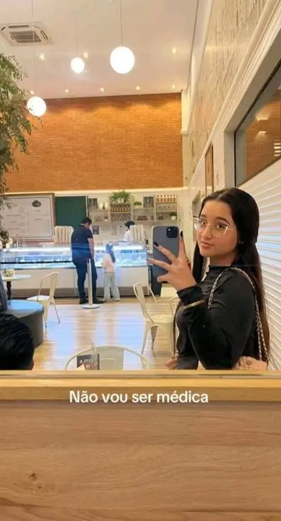 Repostando putinha que gosta de levar no cuzinho cover image