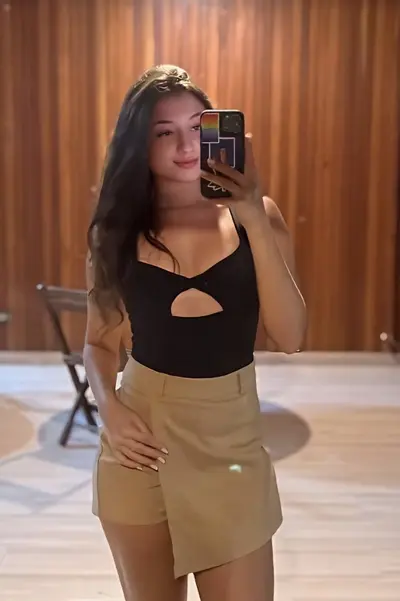Novinha caiu na net tomando banho cover image