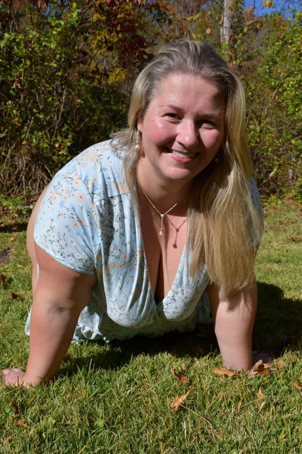 Fatass Blonde Mommy image 2