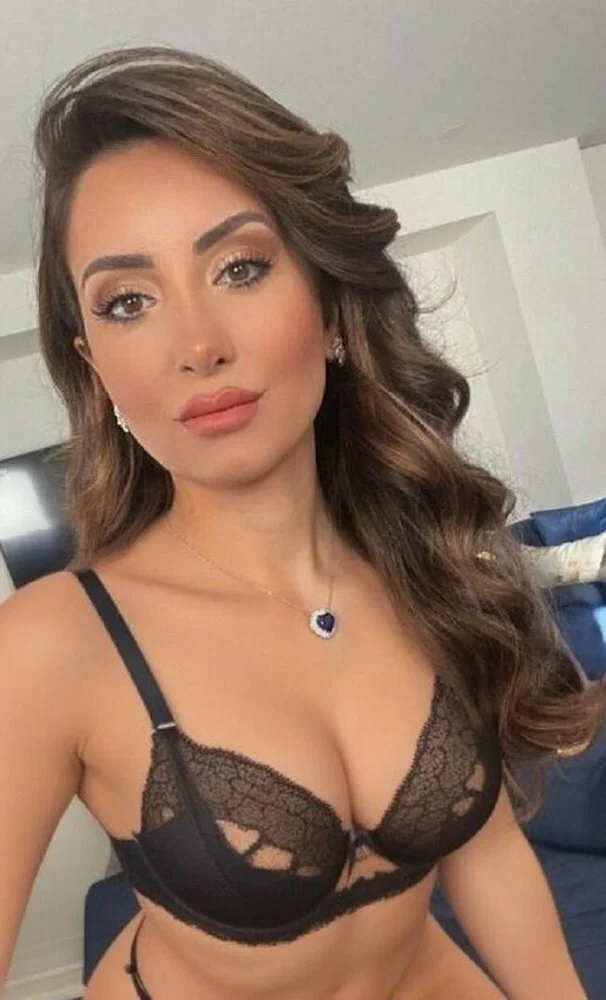 Sexy naked wives-18 image 2