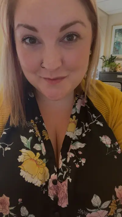 Divorced woman just wanting attention. Comment things to her. She will be reading them. cover image