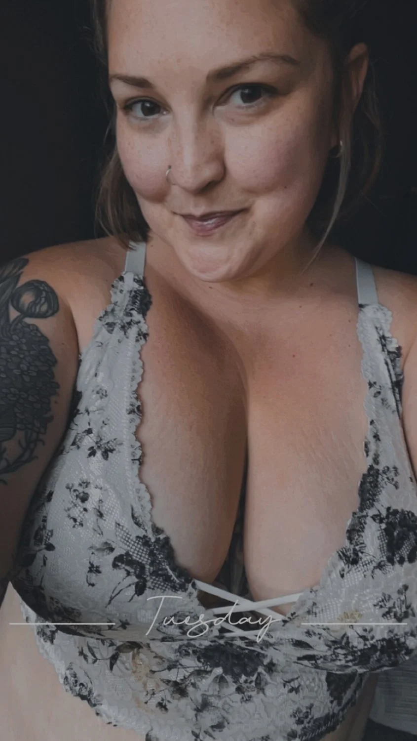 Divorced woman just wanting attention. Comment things to her. She will be reading them. image 12