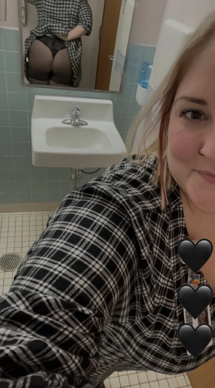 Divorced woman just wanting attention. Comment things to her. She will be reading them. image 3