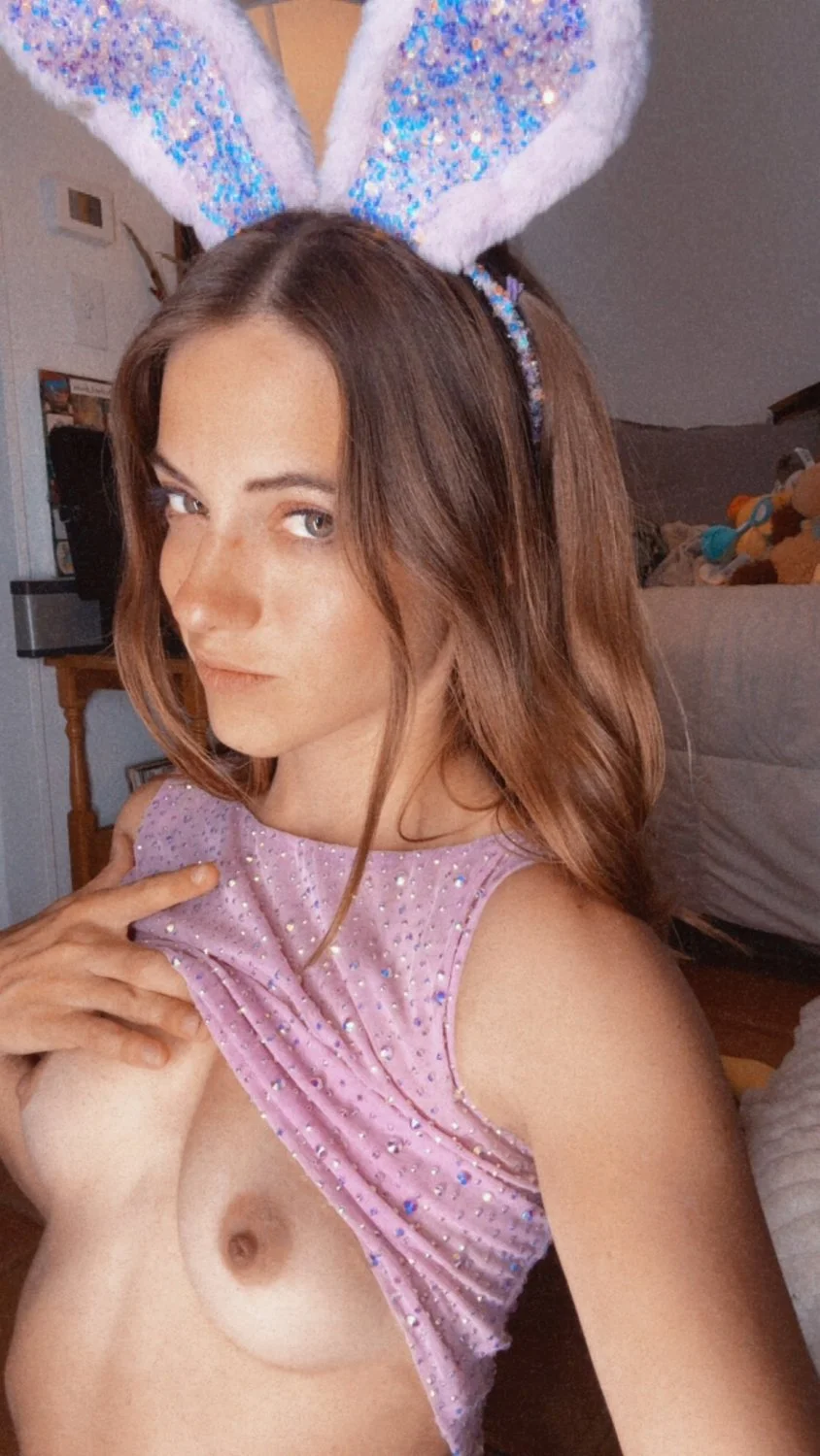 Skinny Sexy Babe Pt 2 image 8