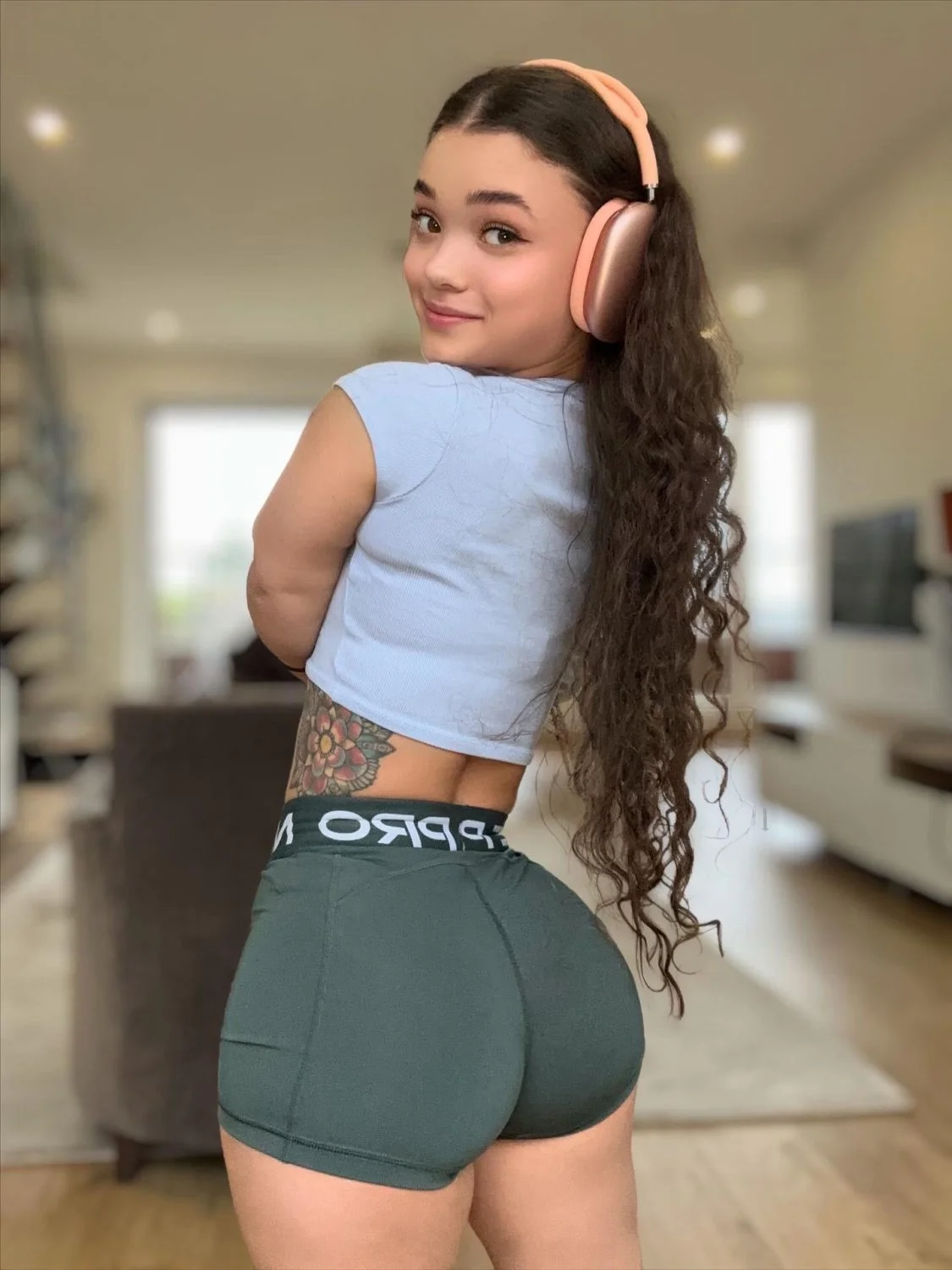 Lola Alphy and my juicy body 🍑 image 4