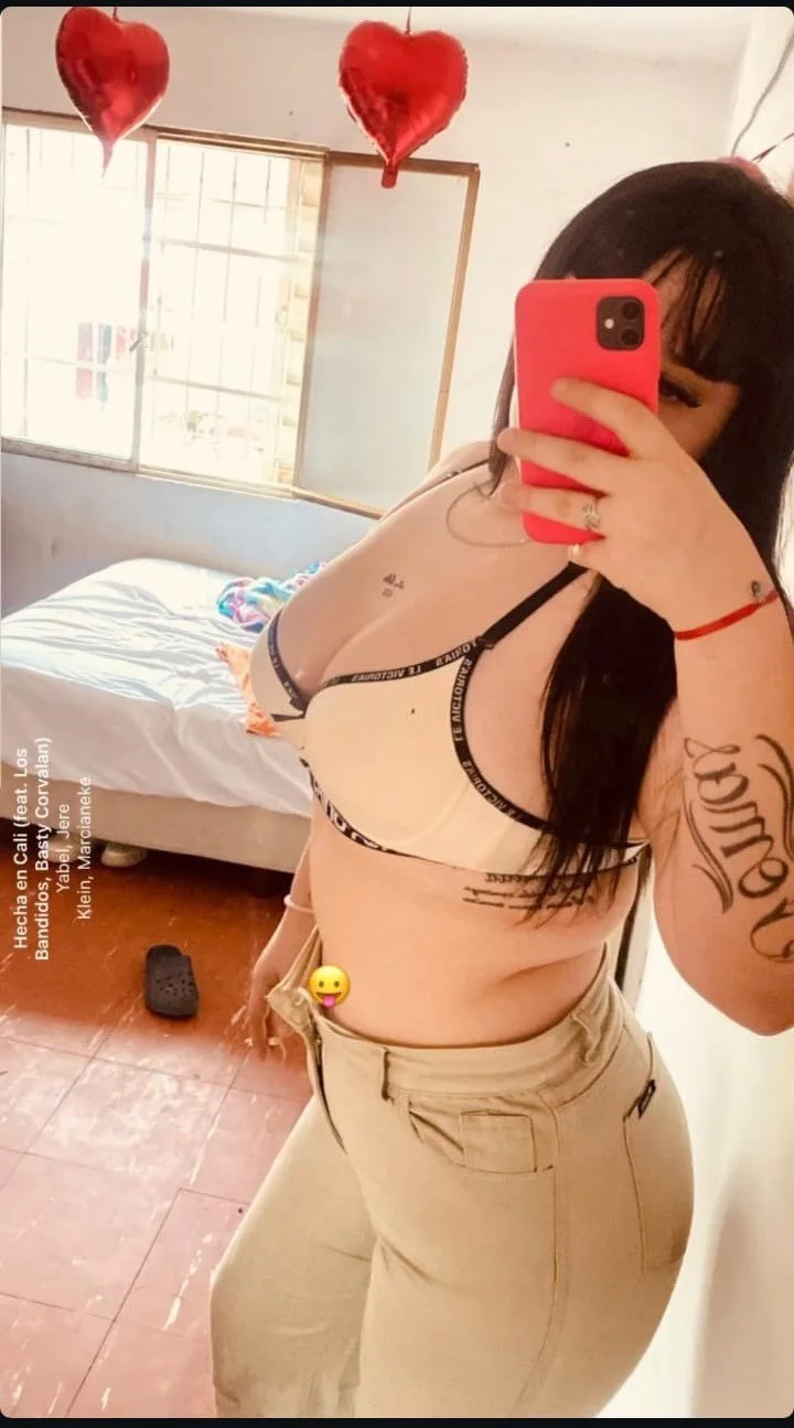 Pendeja trola Morocha de cafecito putita con enormes par de tetas ricas image 20