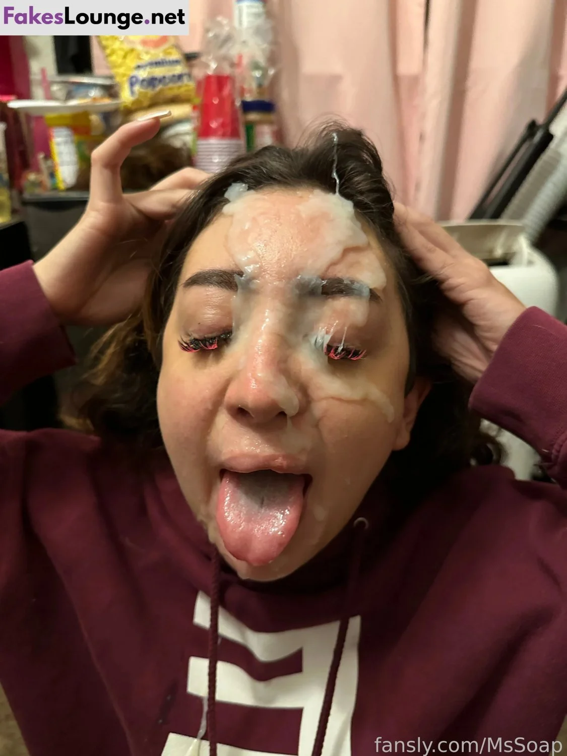 Facial Loving white girl image 5