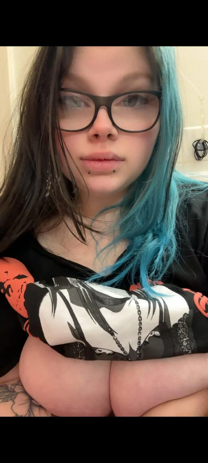 selection of sexy girls and ex-girlfriends image 17