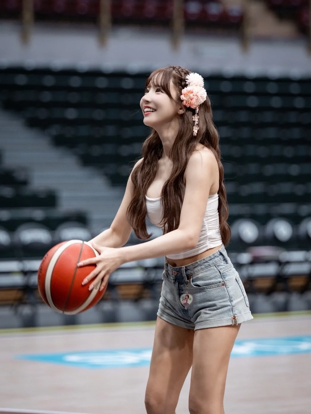 Yua Mikami main image