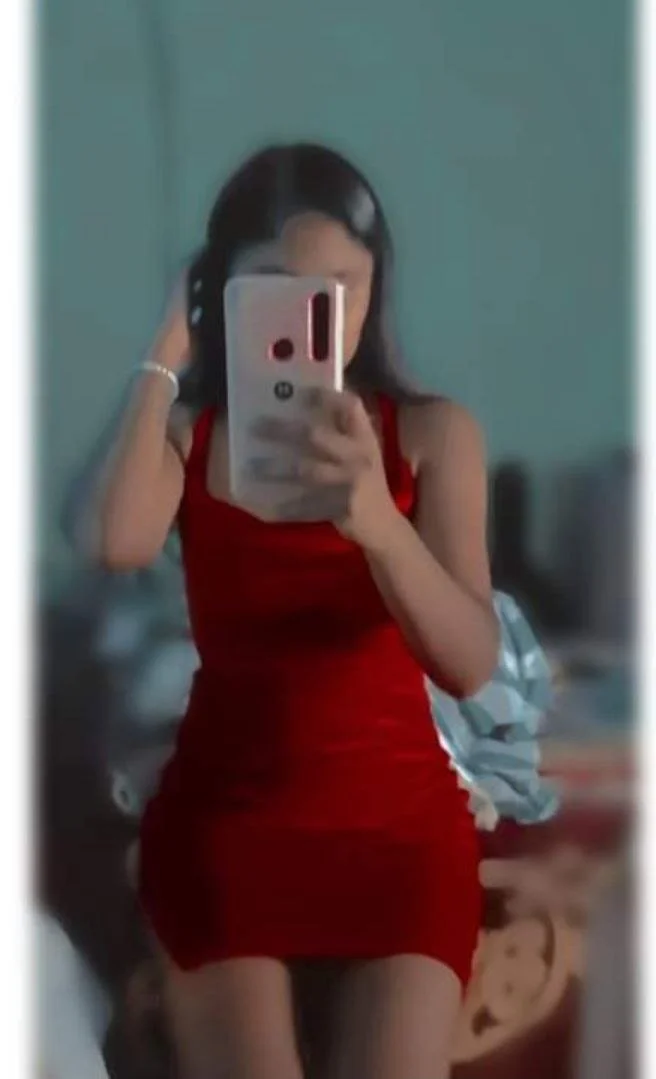 Rica pendejita, Mari mostrando su rico cuerpo image 3