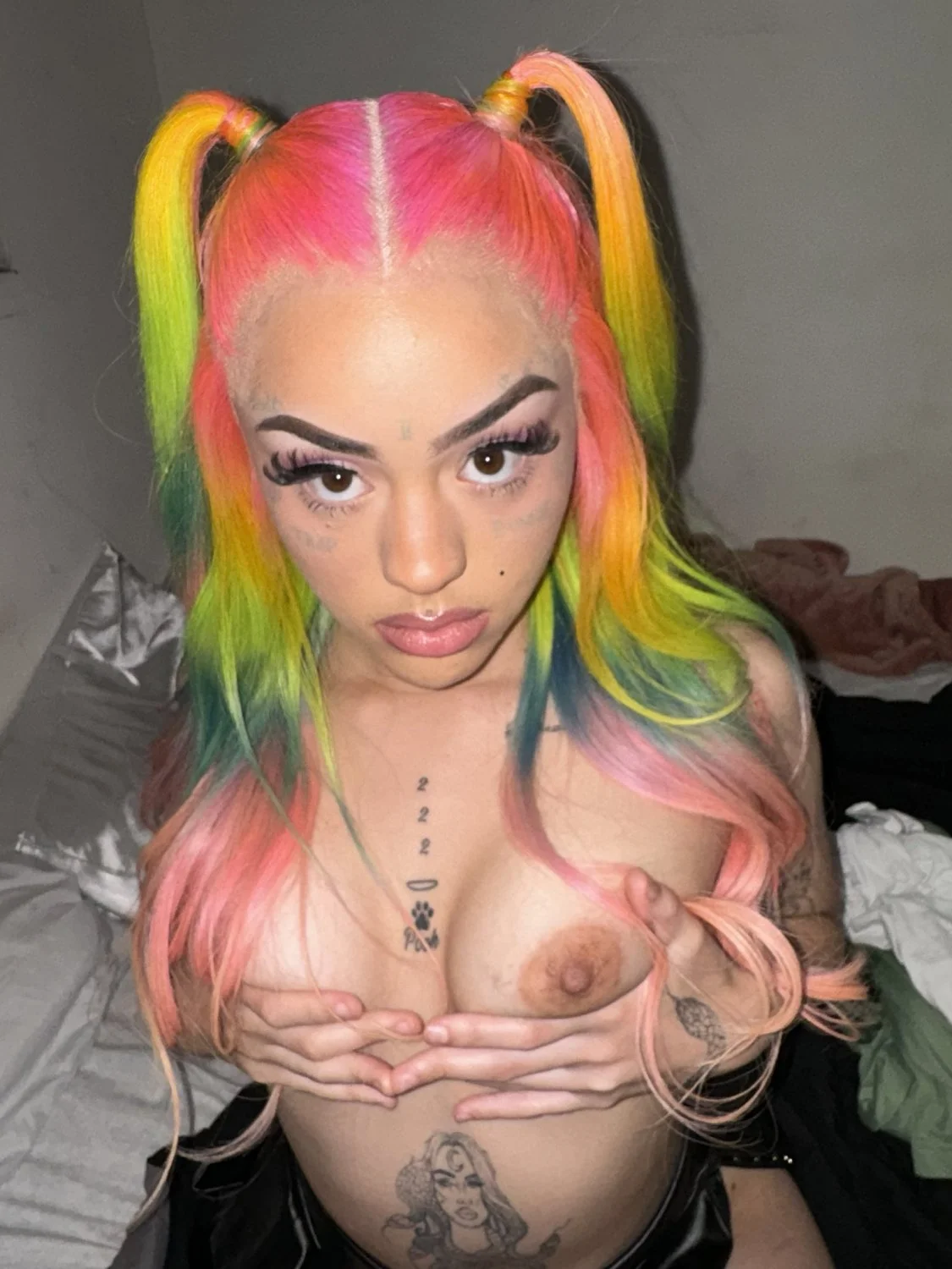 Crazy dyke image 5