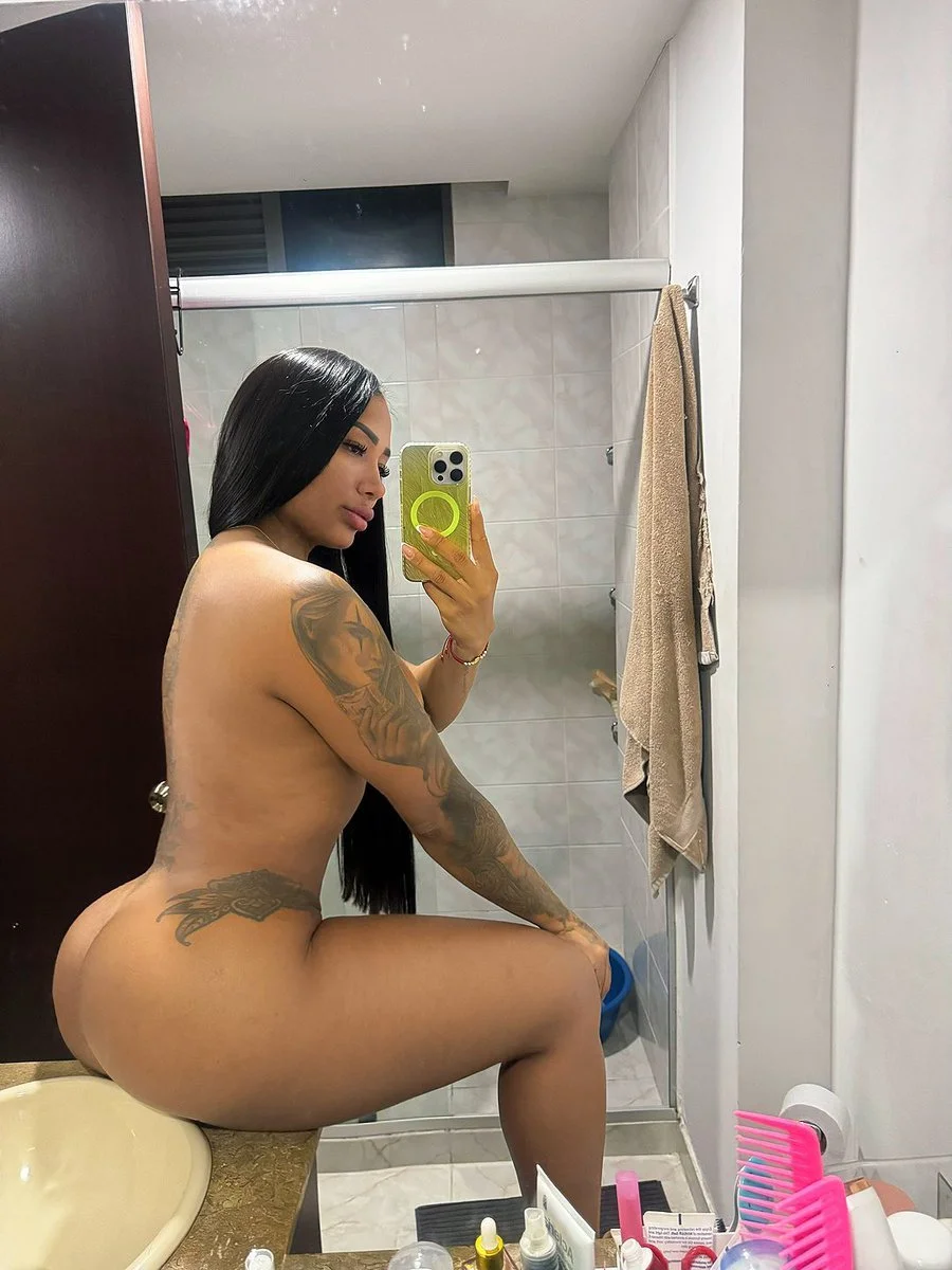 Colombiana morocha fitness image 23