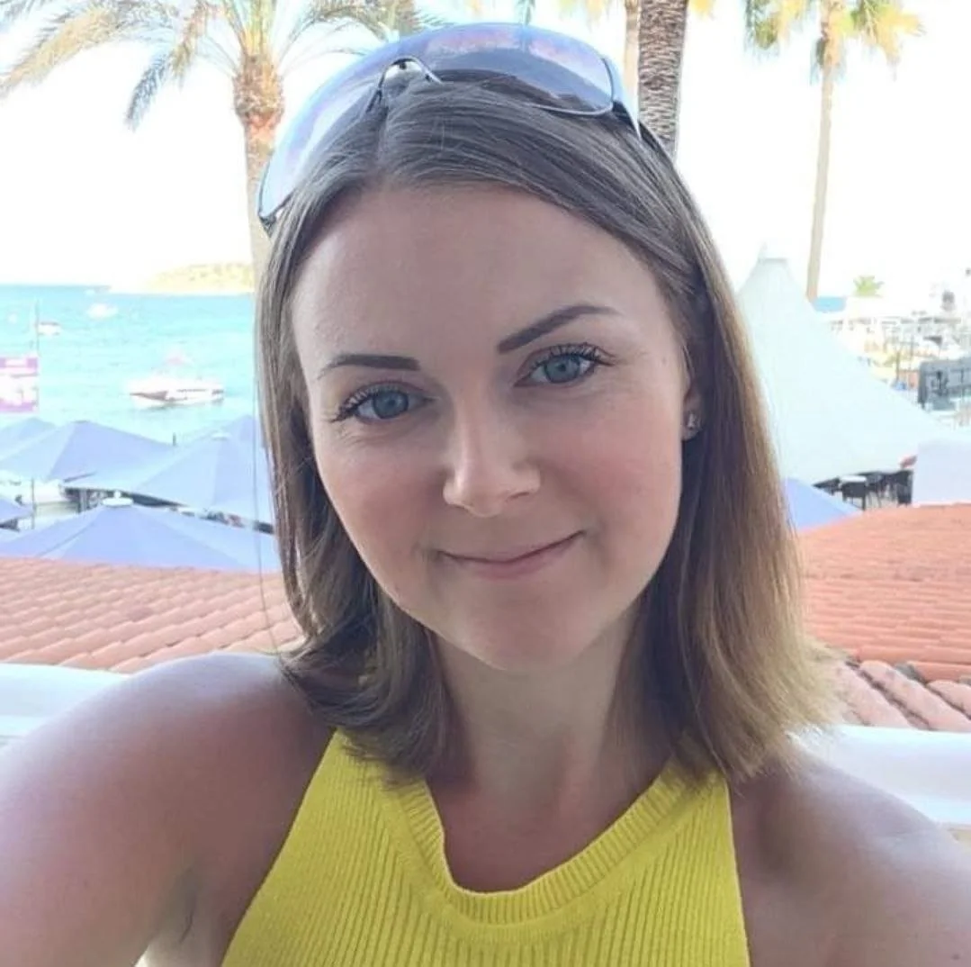 Laura image 10