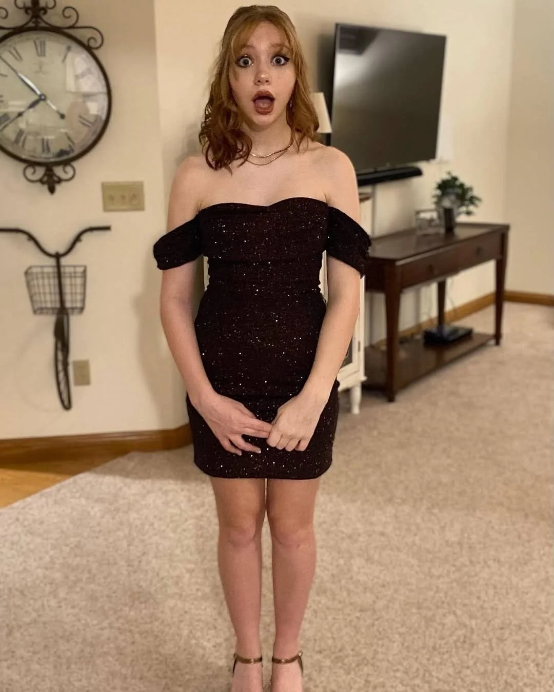 Tay is a certified bombshell image 25