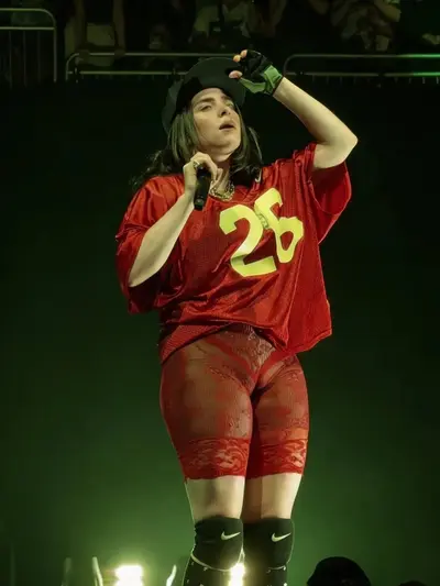 Billie Eilish Cameltoe panocha🍑🐫 cover image
