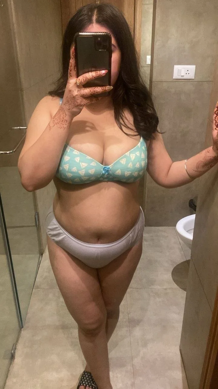 357 - Chubby Indian girl nudes image 19