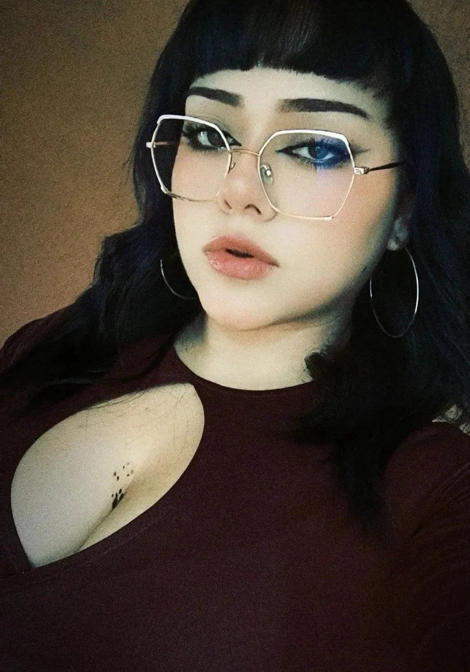 someone sent their sister in image 4