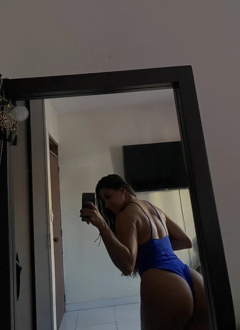 🍑📱 Booty Selfie image 10