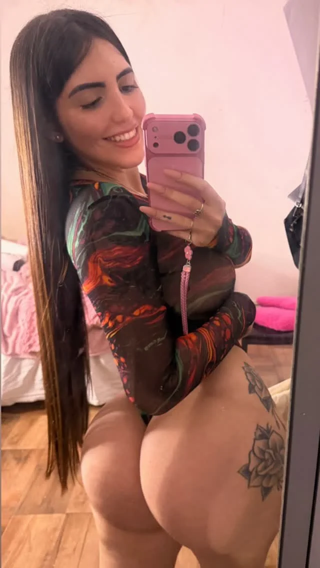 🍑📱 Booty Selfie image 24