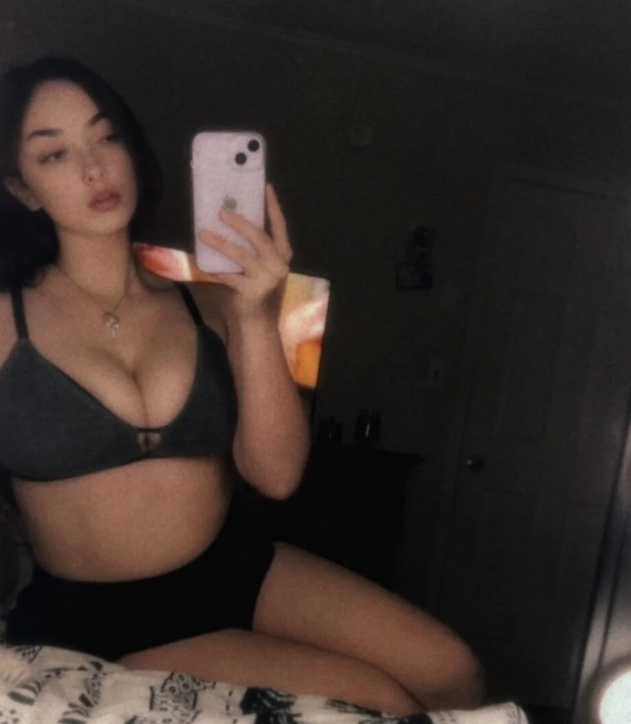 Sexy gf leaked image 2