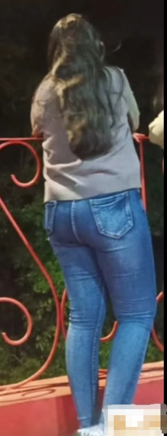 Ass jeans main image