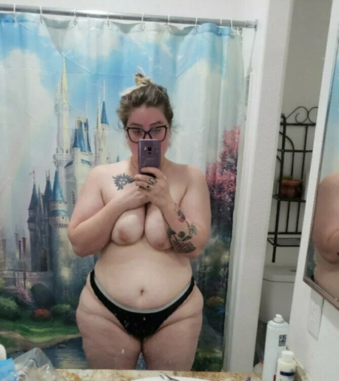 Amateur thick wife displayed image 2
