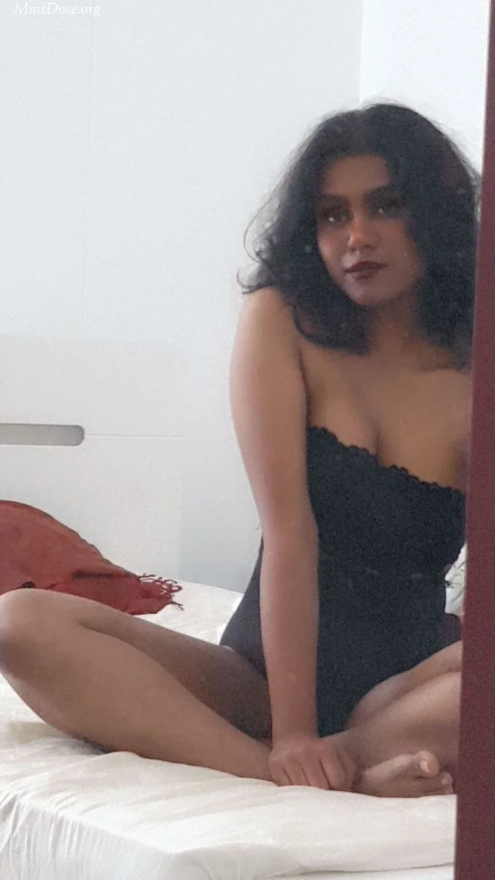 Indian bitch get blowjob and exposed herself main image