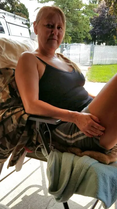 Always willing to lift up her shirt cover image
