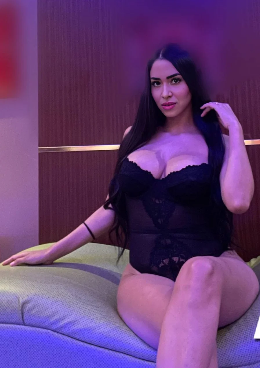 Maricel Freire onlyfans fansly hotwife image 21