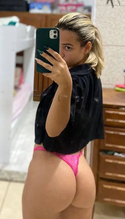 Mili Latina hermosa Rubia sexy culona rica mamando verga y montada y en cuatro rico sex cover image