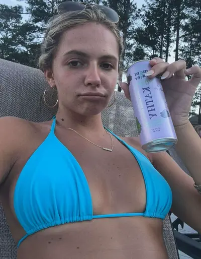 Freshman gets fucked by bwc after party - don’t tell her bf 🤫 cover image