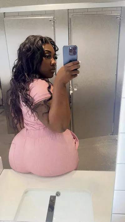 Another Big Booty Atl freak. Derri cover image