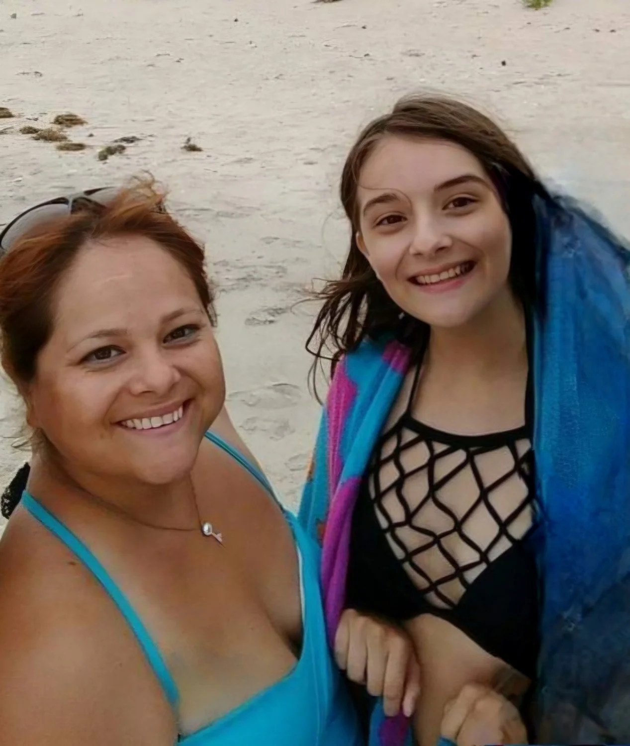 A few pictures of me and my daughter. Kik me veronicalaragarza image 17