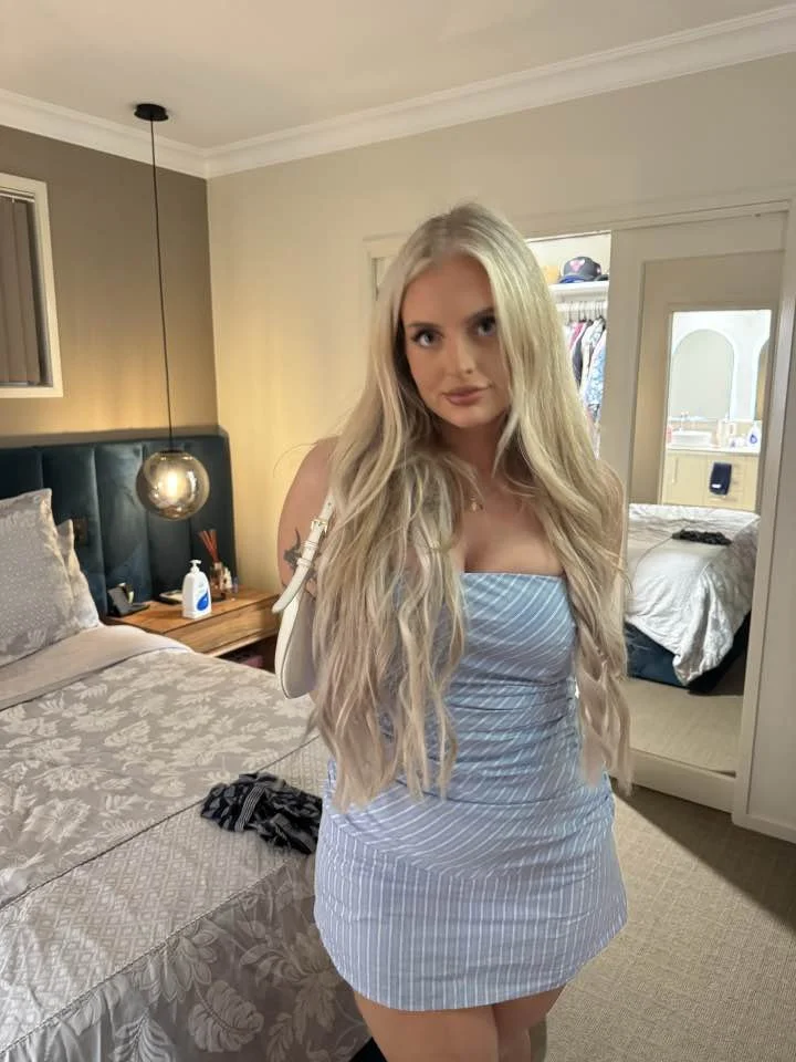 24yo from Australia craves for attention main image