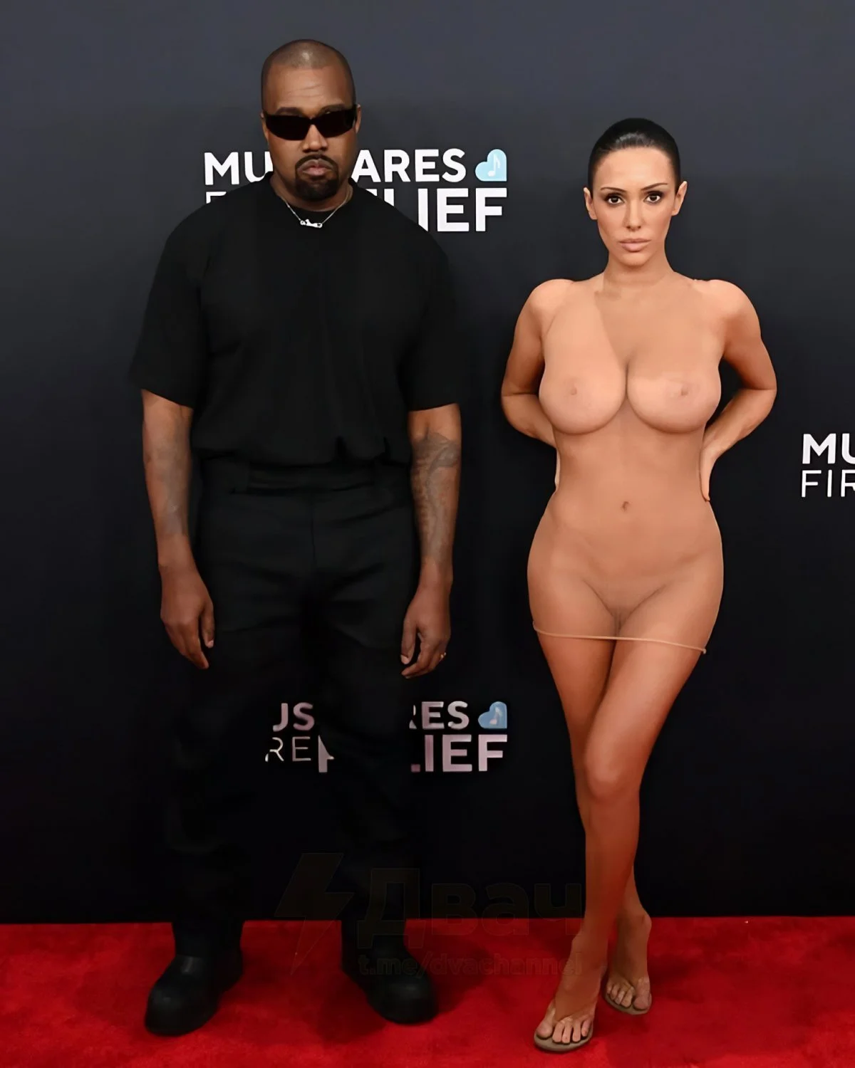 bianca censori image 16
