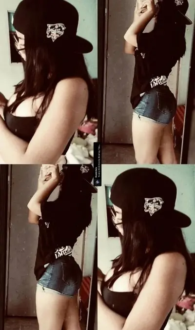 Una zorrita que le gusta enseñar cover image
