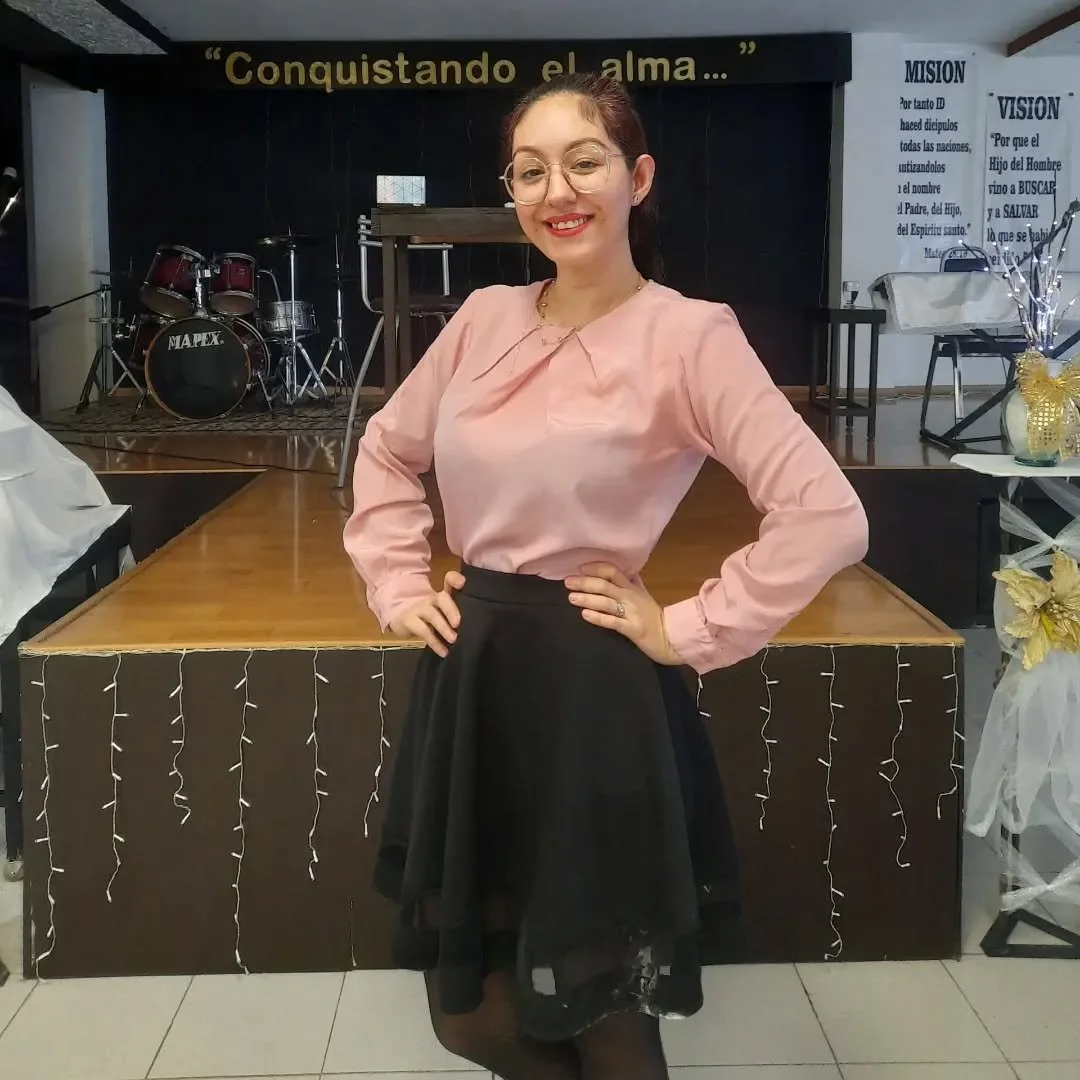 Pame pendejita navideña modelando image 5