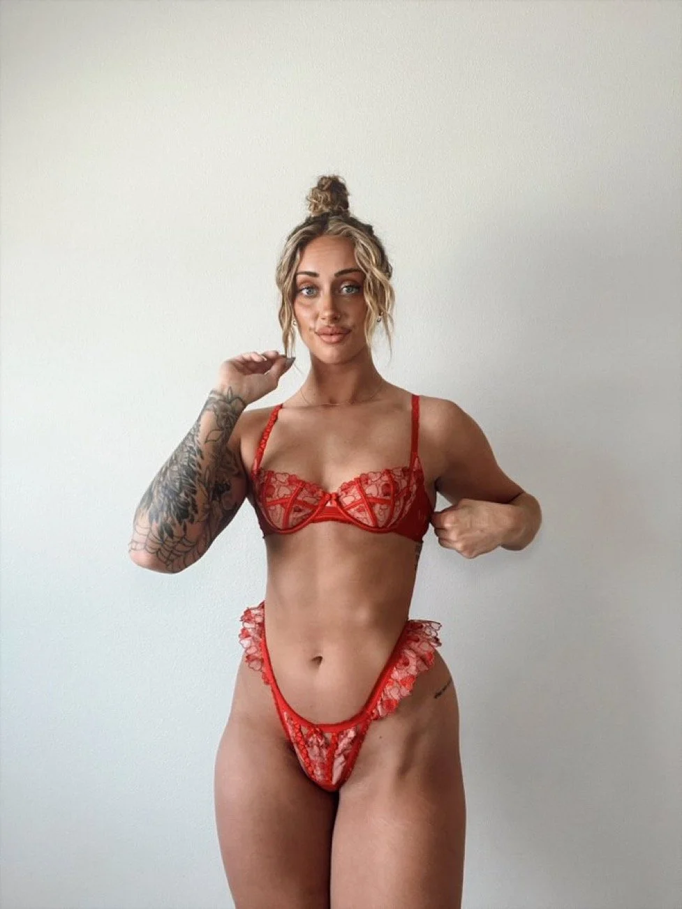 The real life Mrs. Incredible image 40