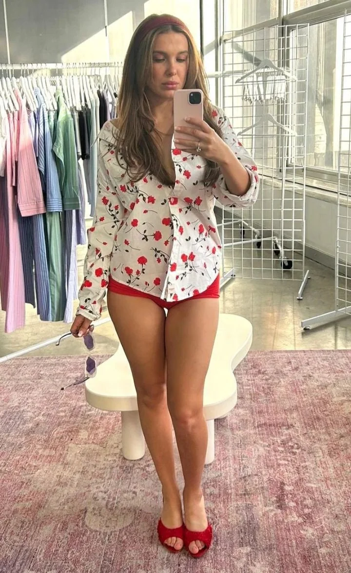 She's hot. She's a total babe. (Millie Bobby Brown) image 2