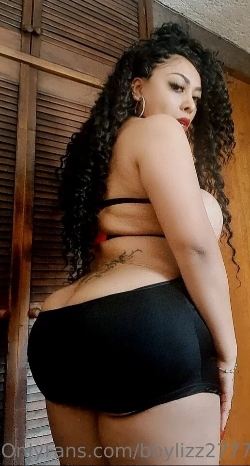 Aggressively Sexy Thicc Babe. So hot it's almost threatening 😅 image 11