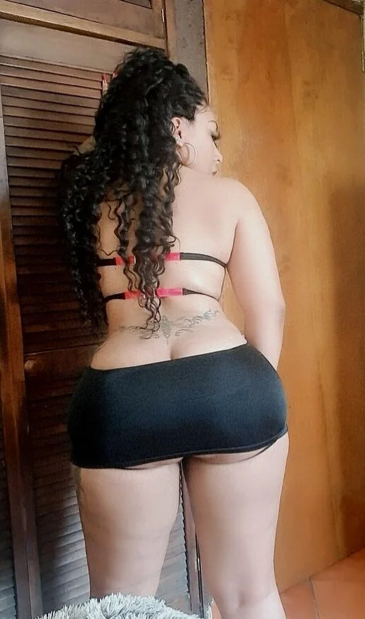 Aggressively Sexy Thicc Babe. So hot it's almost threatening 😅 image 3