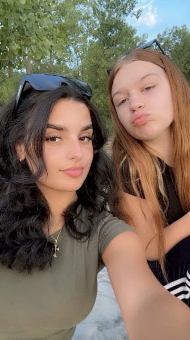 exposing friends gf the whole group fucked on the net, 1k likes I’ll drop her name, repost this slut image 16