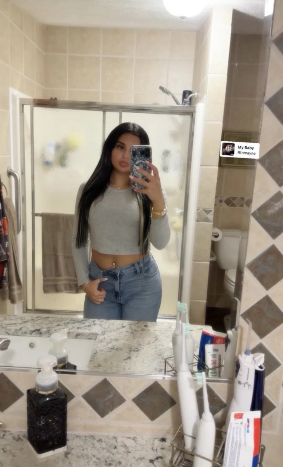 exposing friends gf the whole group fucked on the net, 1k likes I’ll drop her name, repost this slut image 3