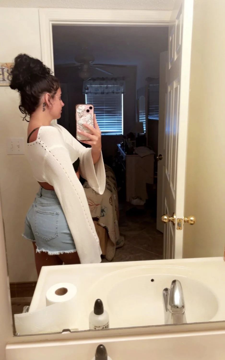 exposing friends gf the whole group fucked on the net, 1k likes I’ll drop her name, repost this slut image 8