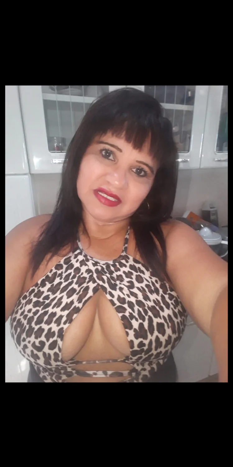 Coroa peituda amiga do Facebook image 7