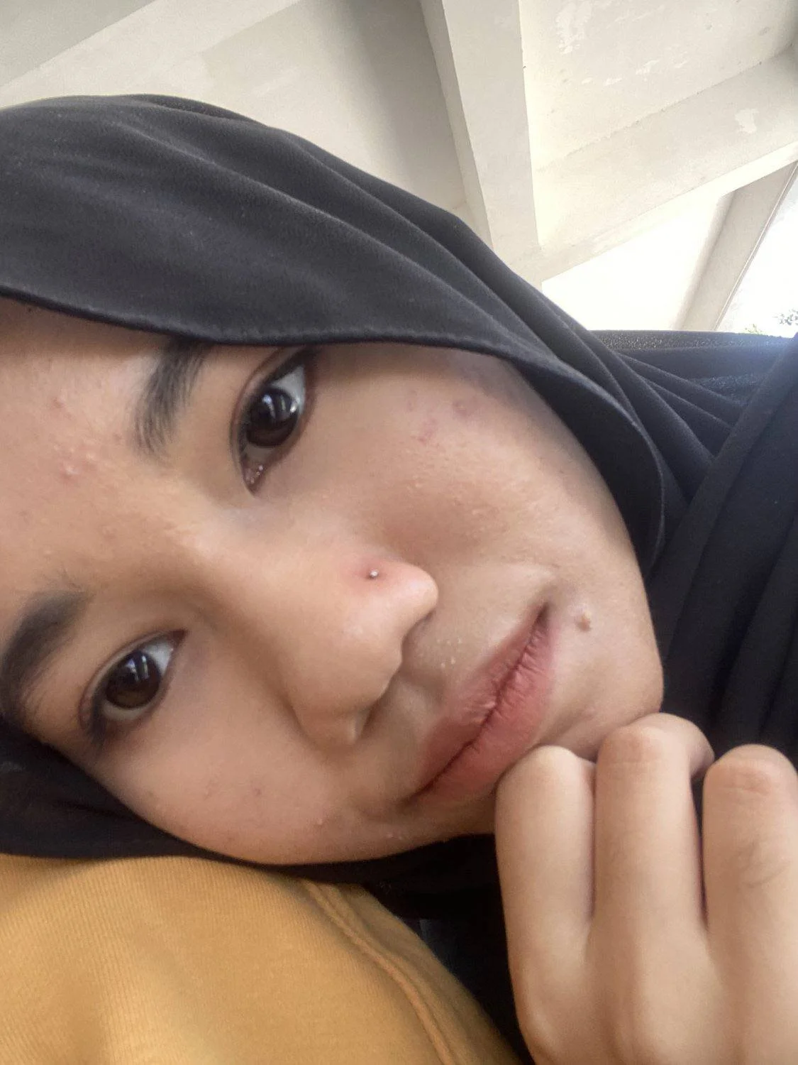 Little 20 year malaysia slut lobes being shown off image 3