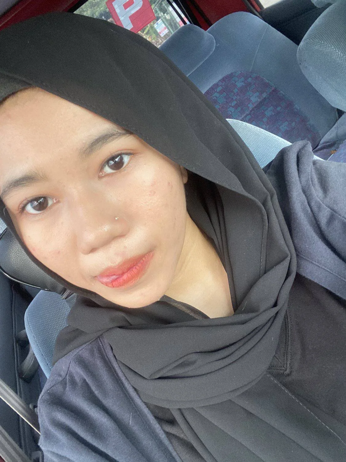 Little 20 year malaysia slut lobes being shown off image 4