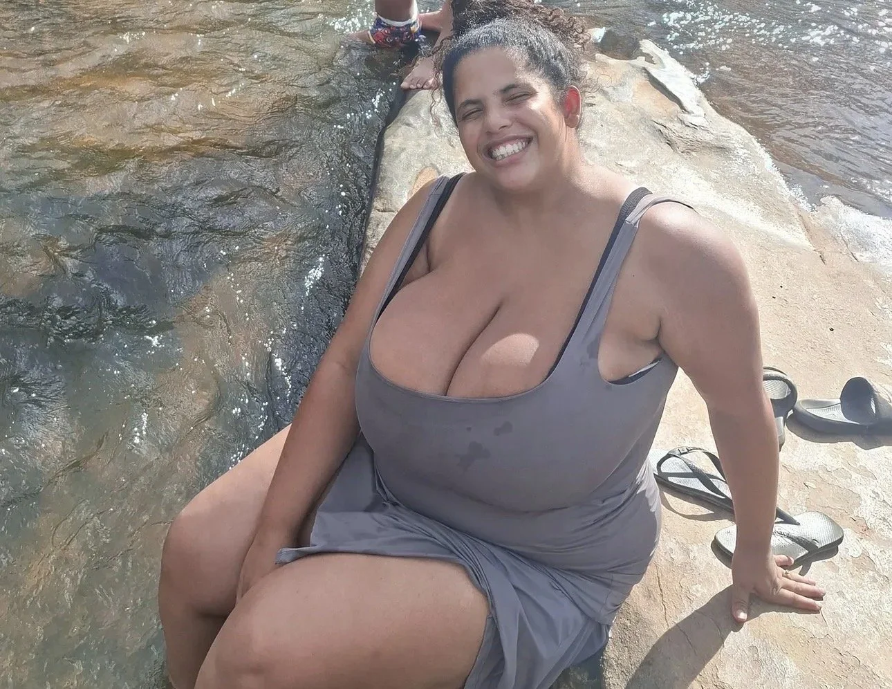 Mayla Coimbra e seus peitos enormes 🍼🔥🇧🇷 image 1